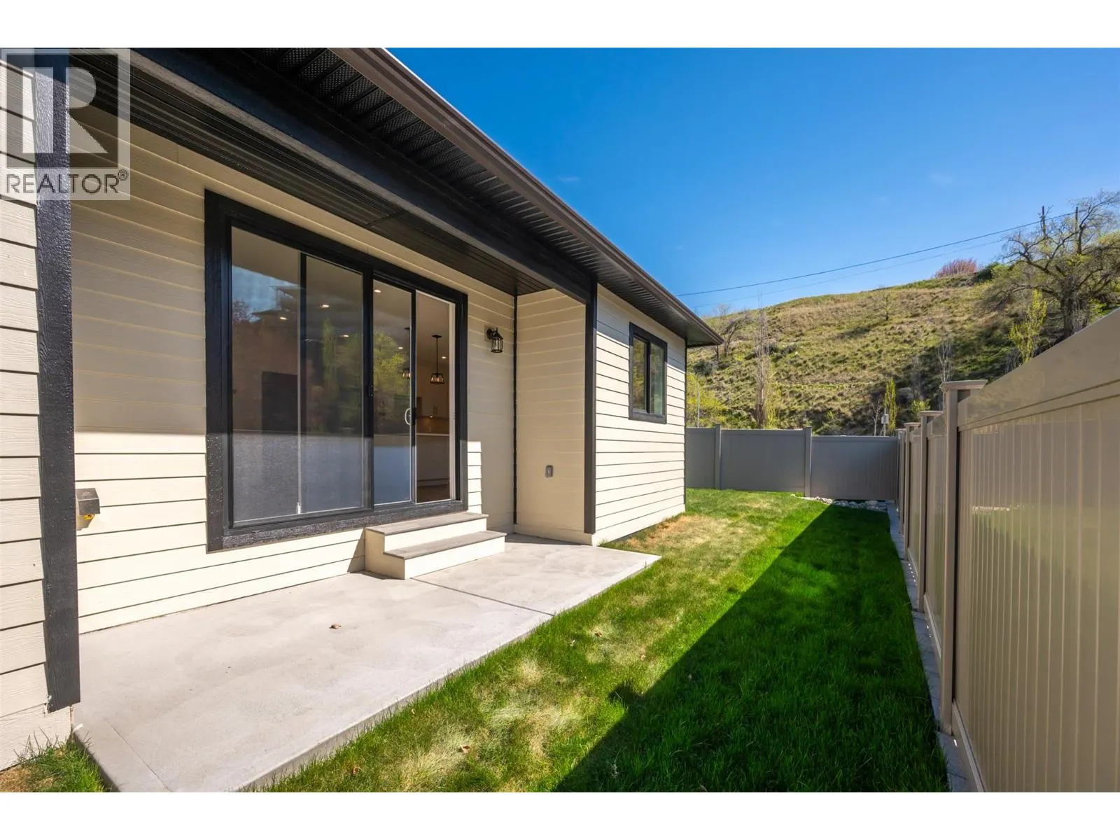 255 BENTGRASS Avenue
