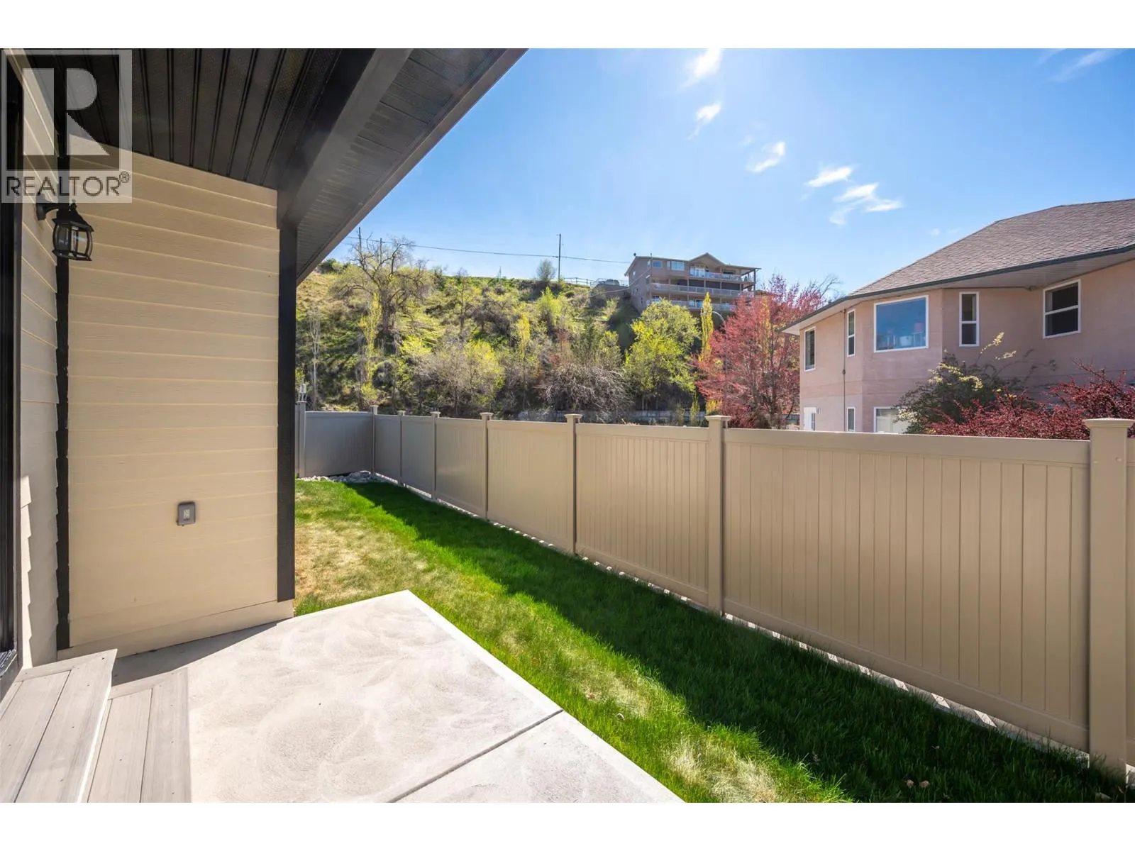 255 BENTGRASS Avenue