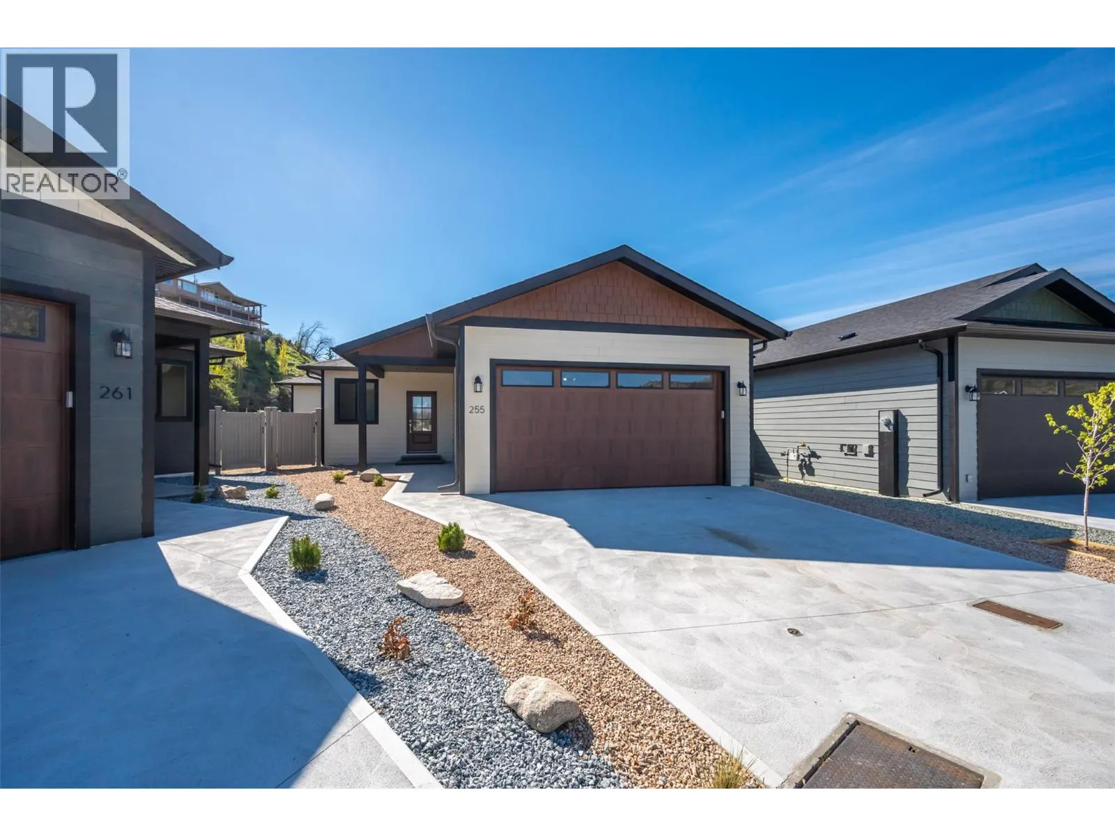 255 BENTGRASS Avenue