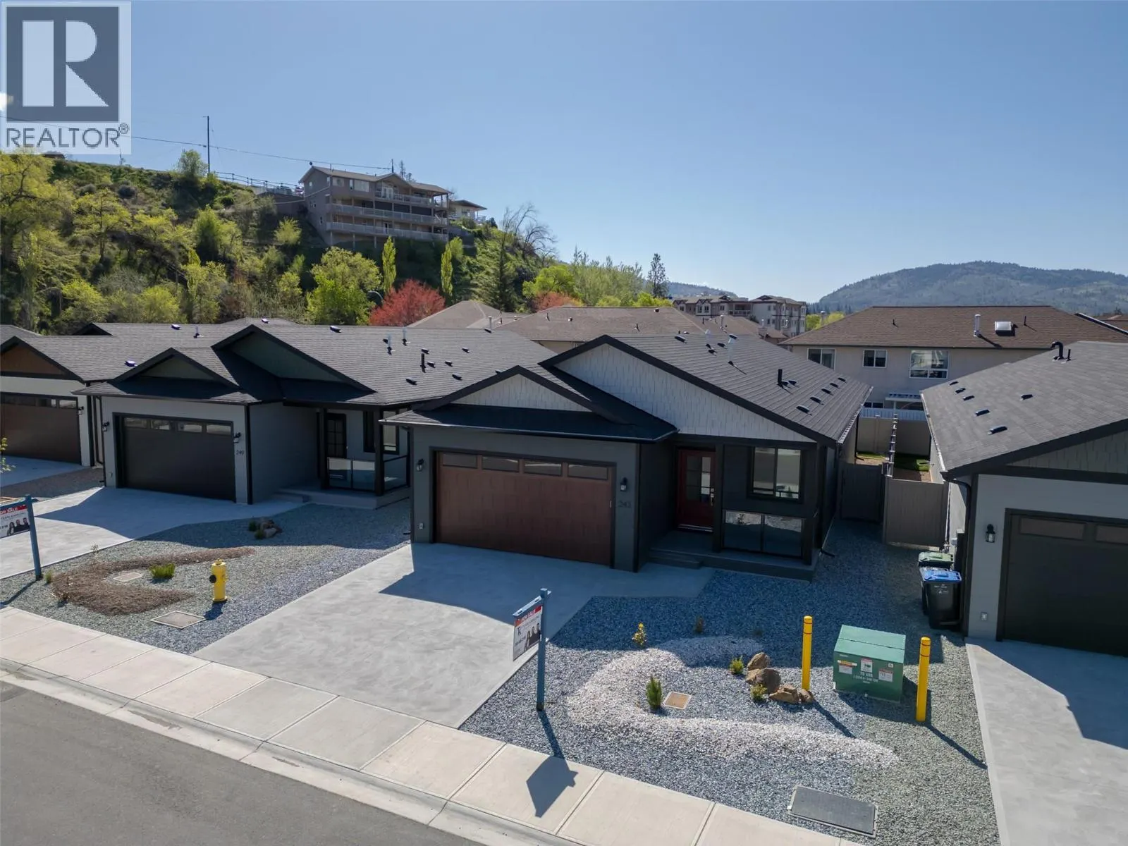 261 BENTGRASS Avenue