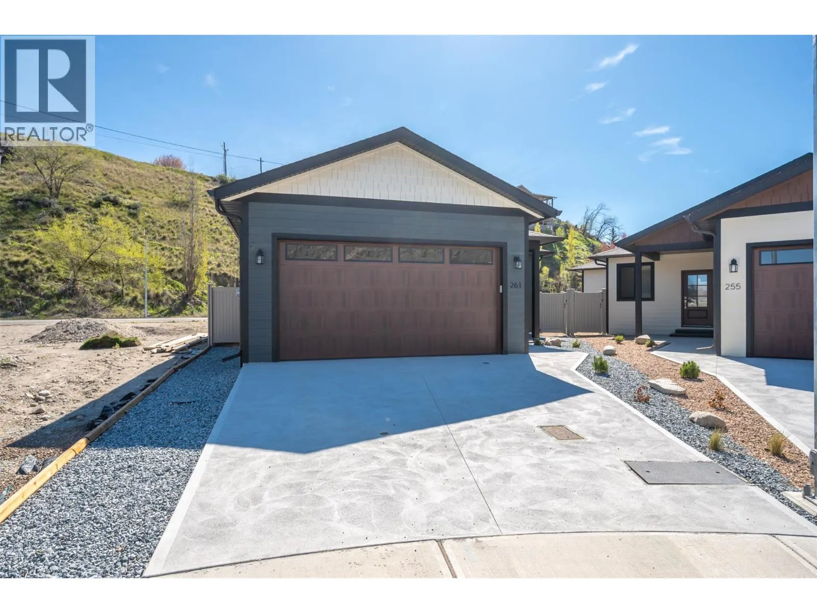 261 BENTGRASS Avenue