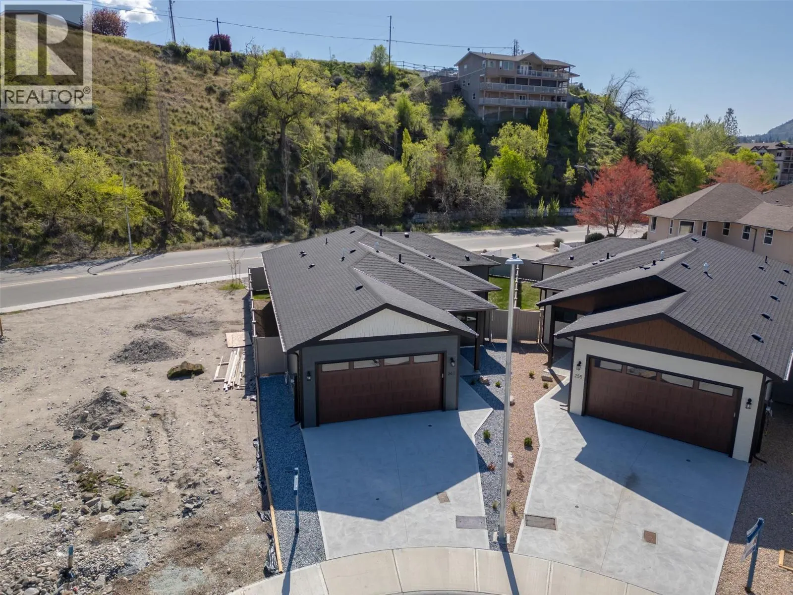 261 BENTGRASS Avenue