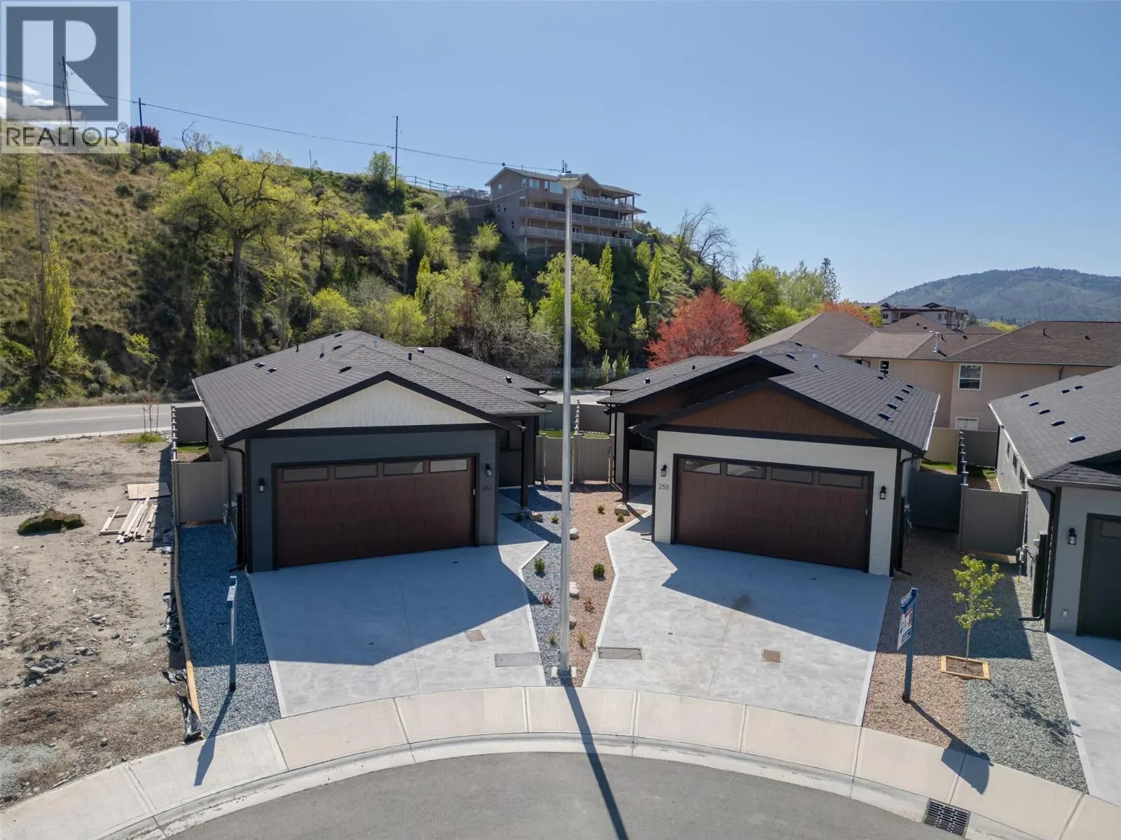 261 BENTGRASS Avenue