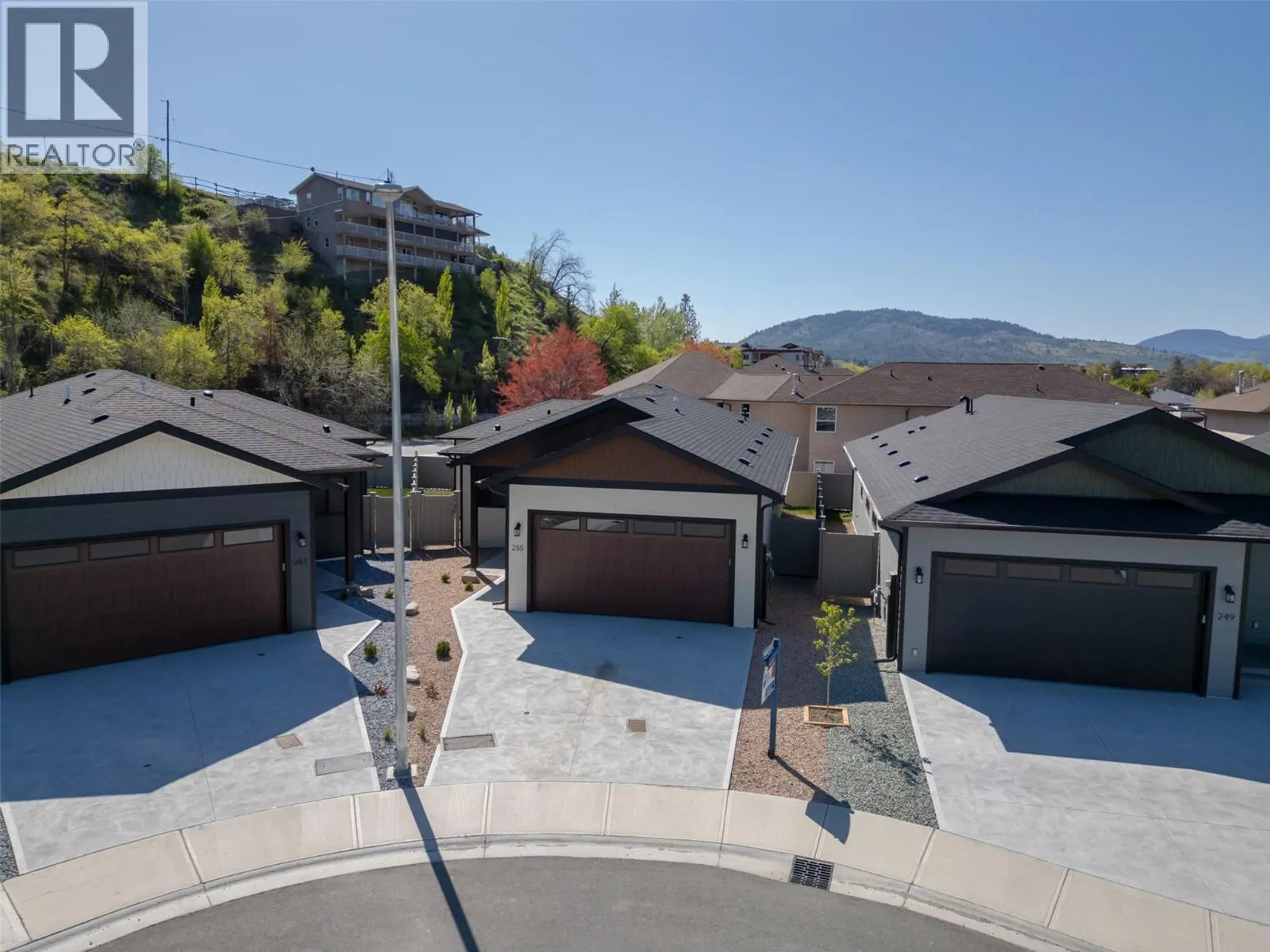 261 BENTGRASS Avenue