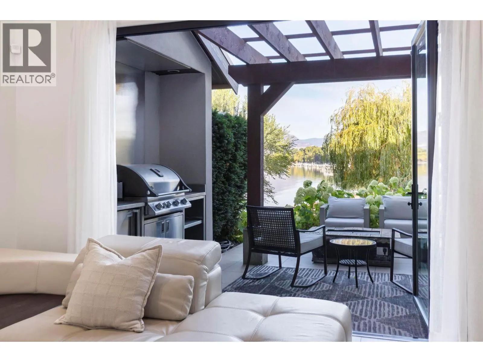3756 Lakeshore Road Unit# 13