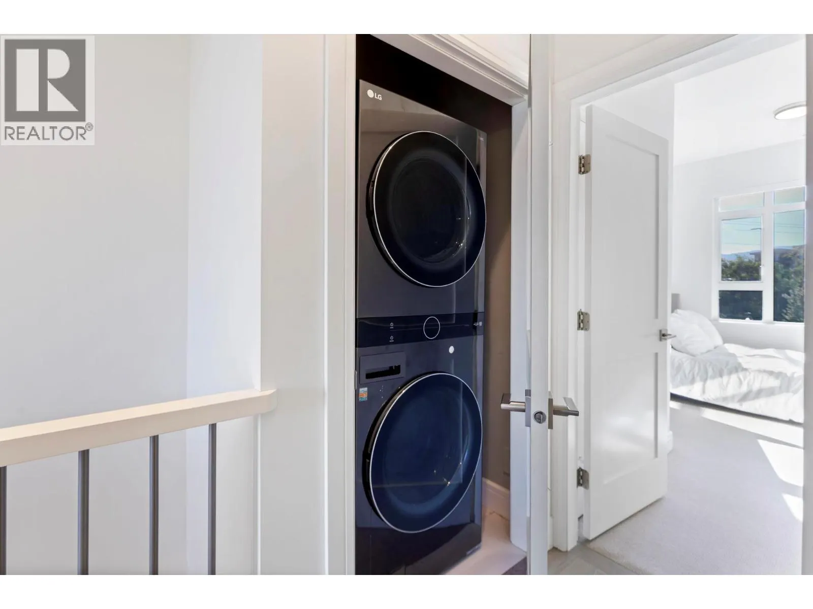 3756 Lakeshore Road Unit# 13