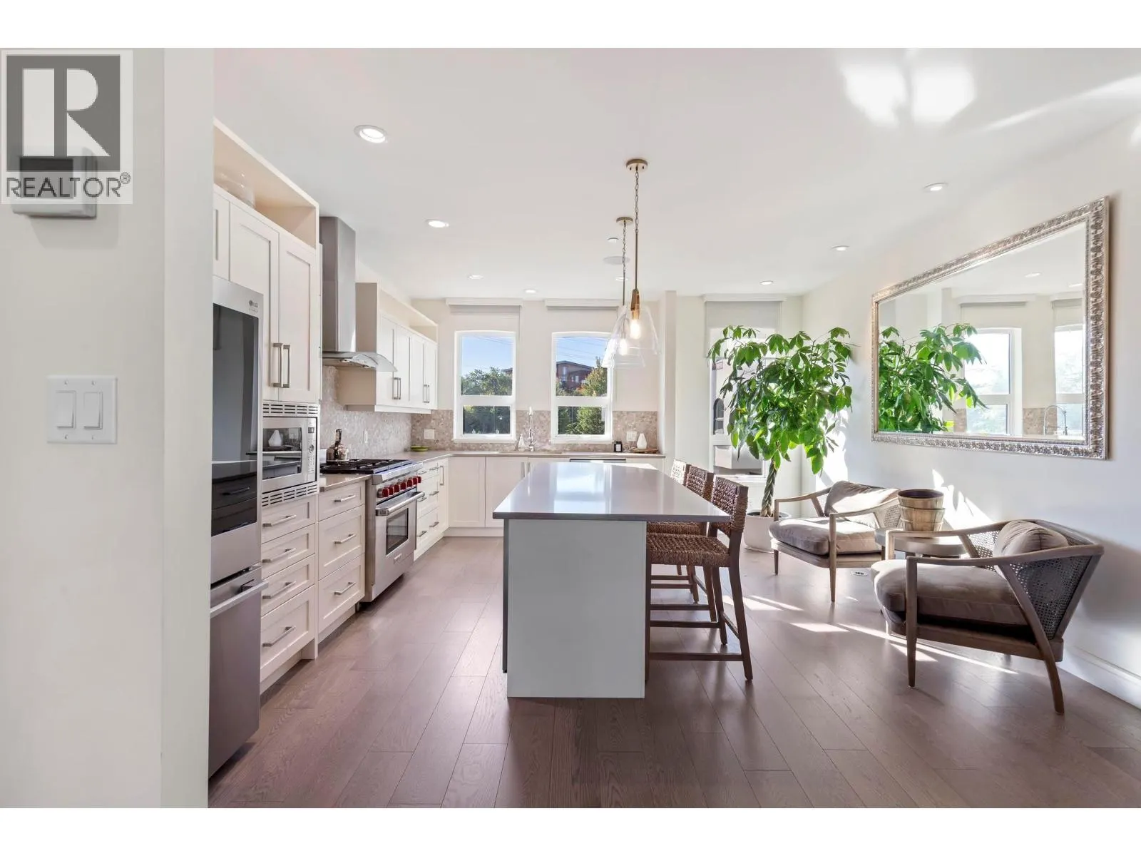 3756 Lakeshore Road Unit# 13