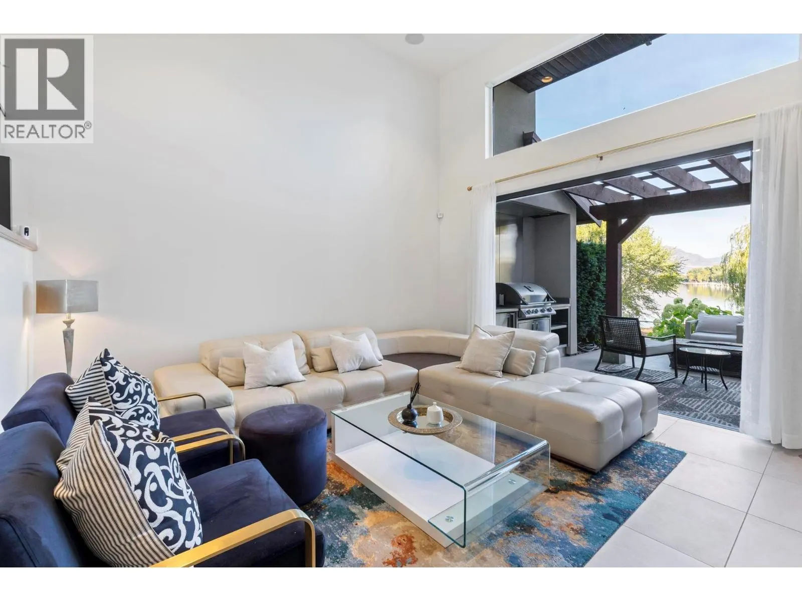 3756 Lakeshore Road Unit# 13