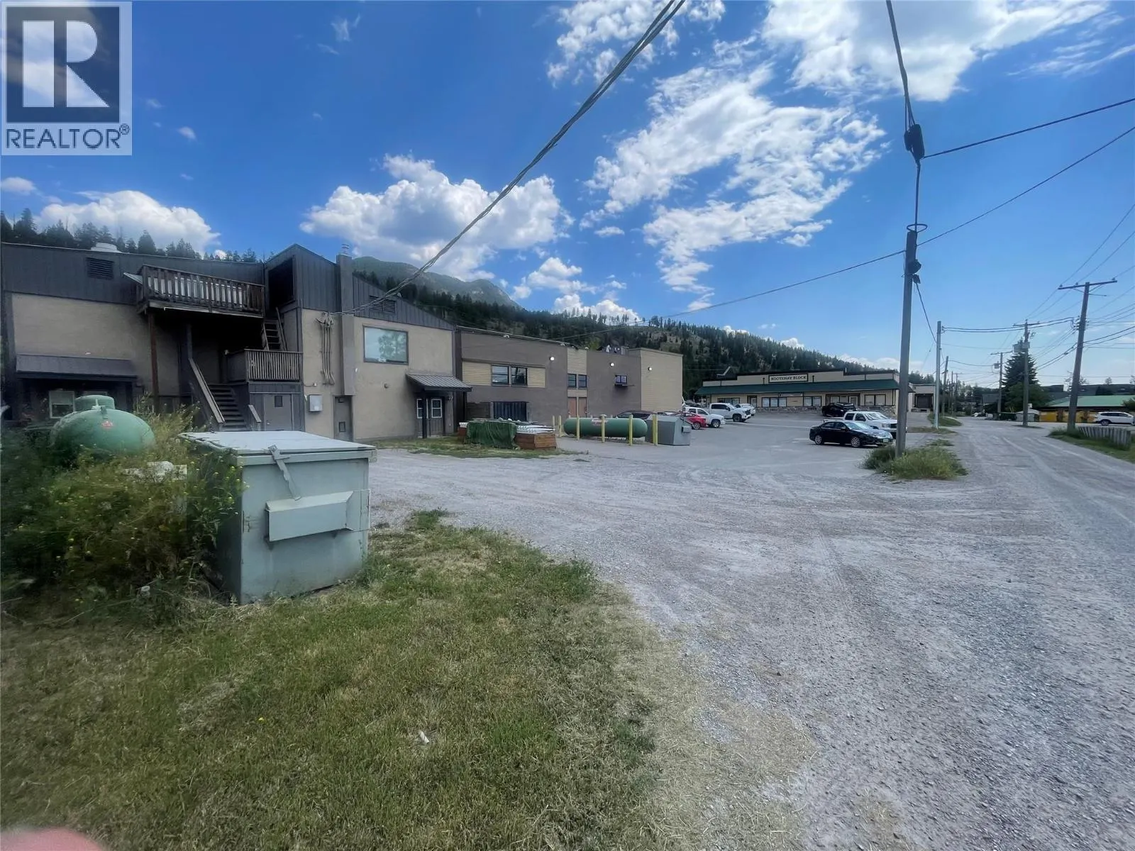 7513 MAIN  W Street
