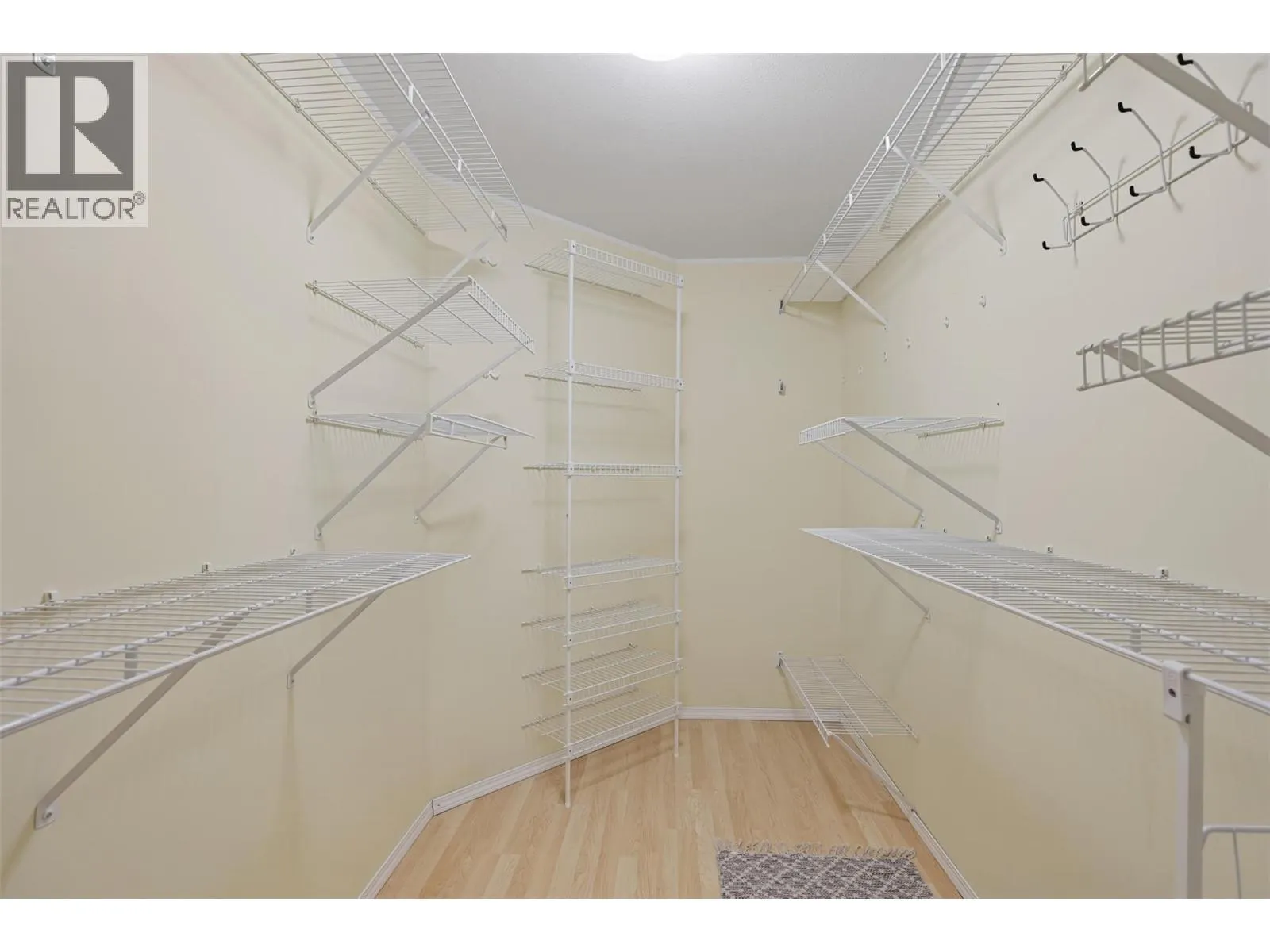 225 Sunhill Court