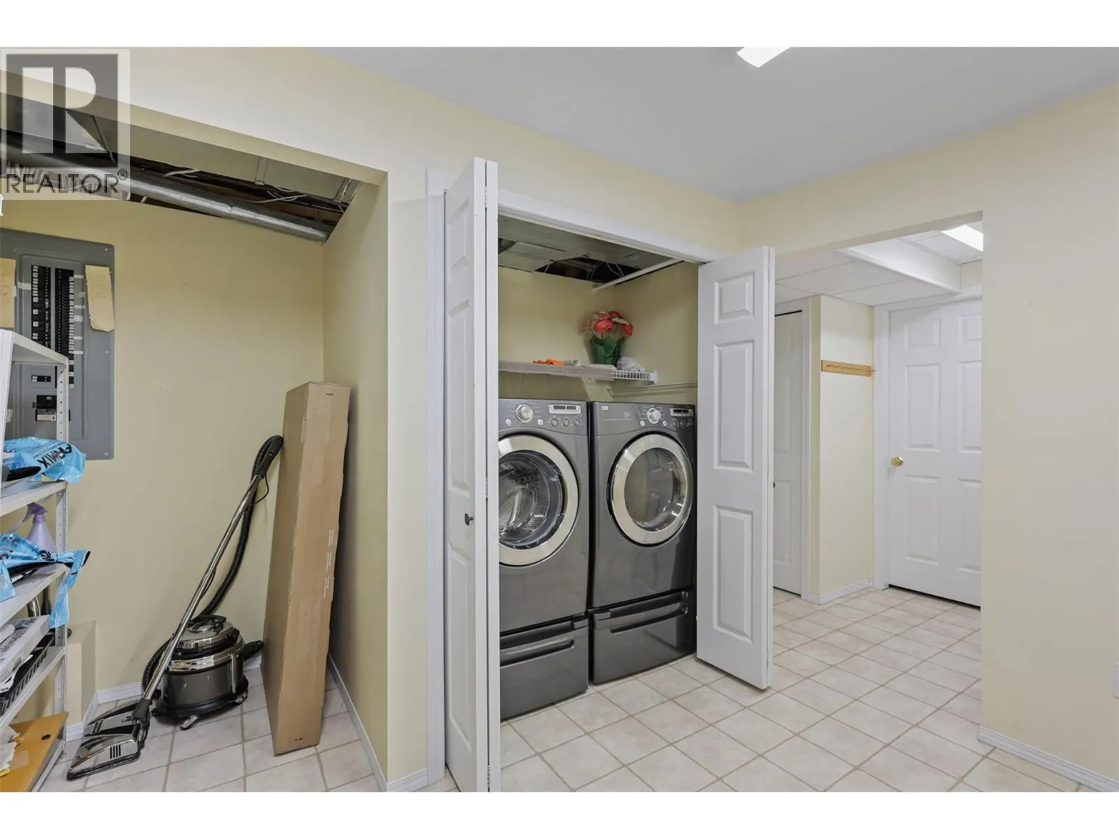 225 Sunhill Court