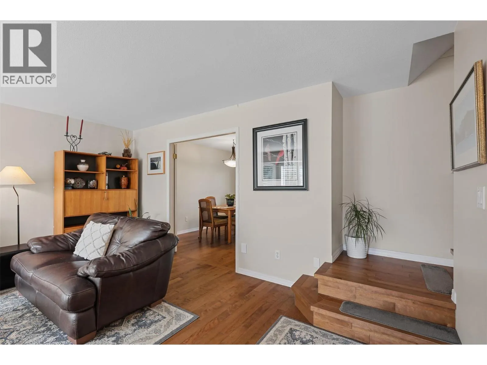 225 Sunhill Court