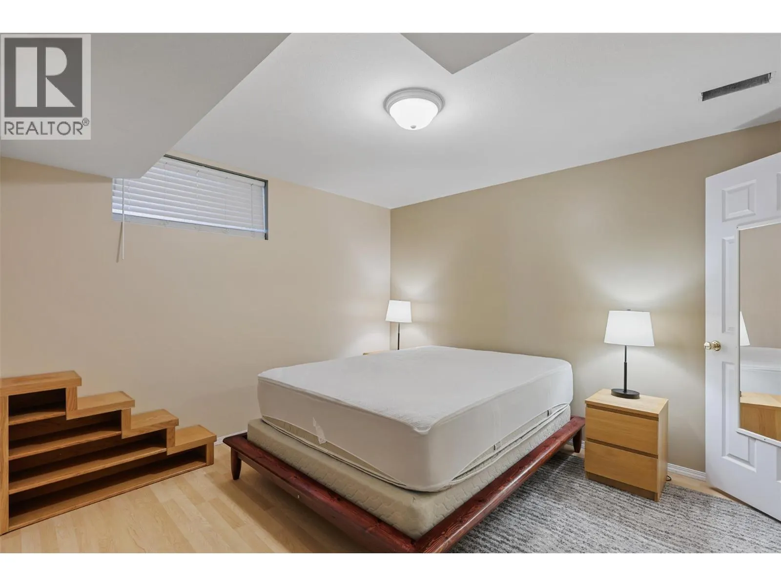 225 Sunhill Court