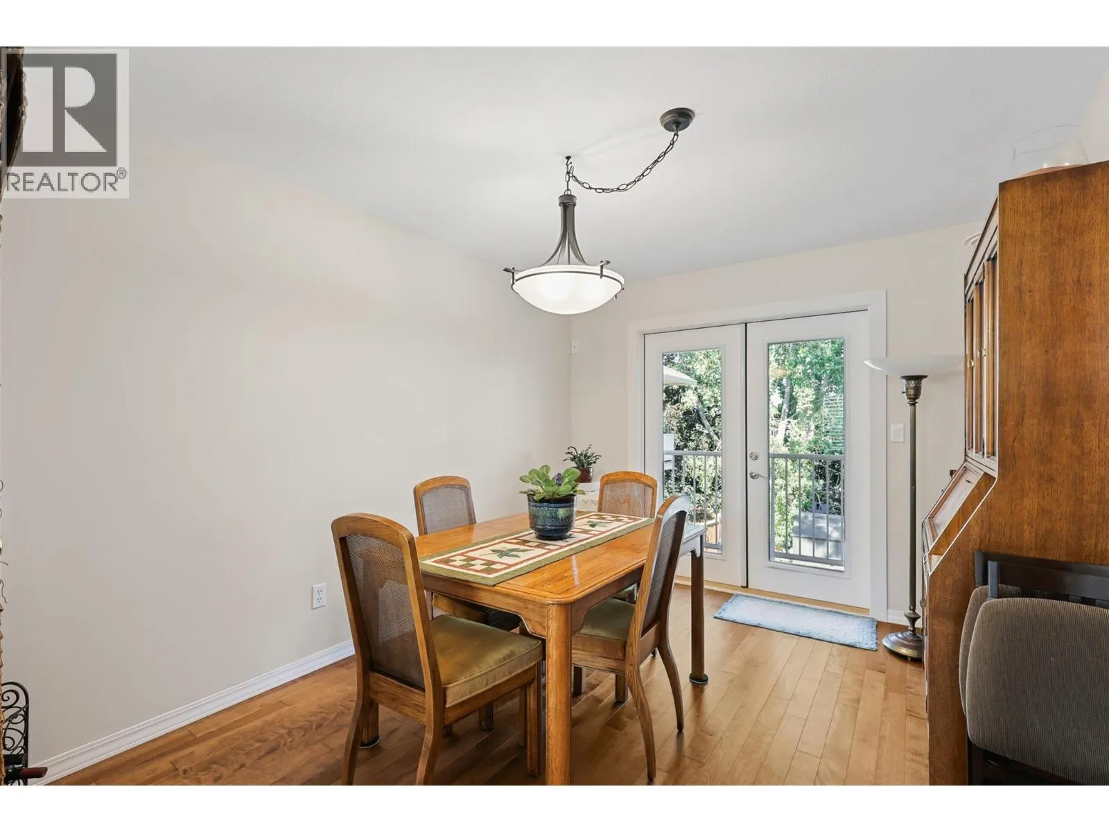 225 Sunhill Court