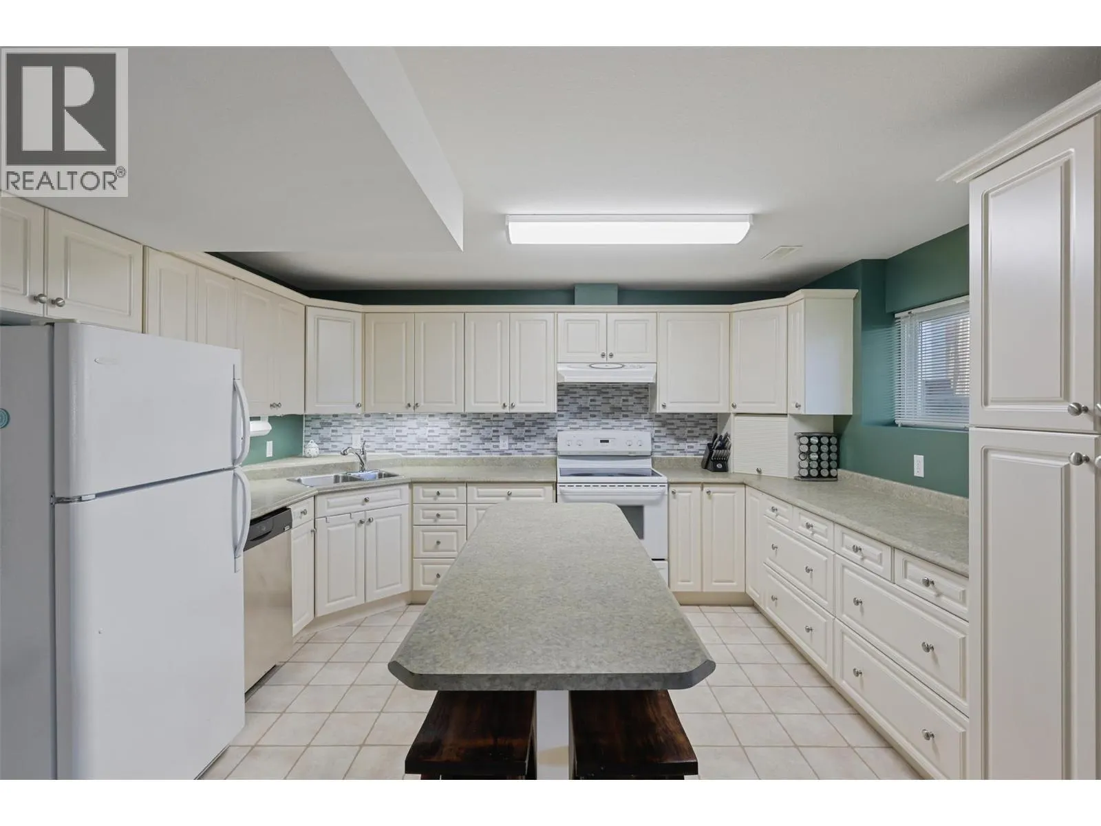 225 Sunhill Court
