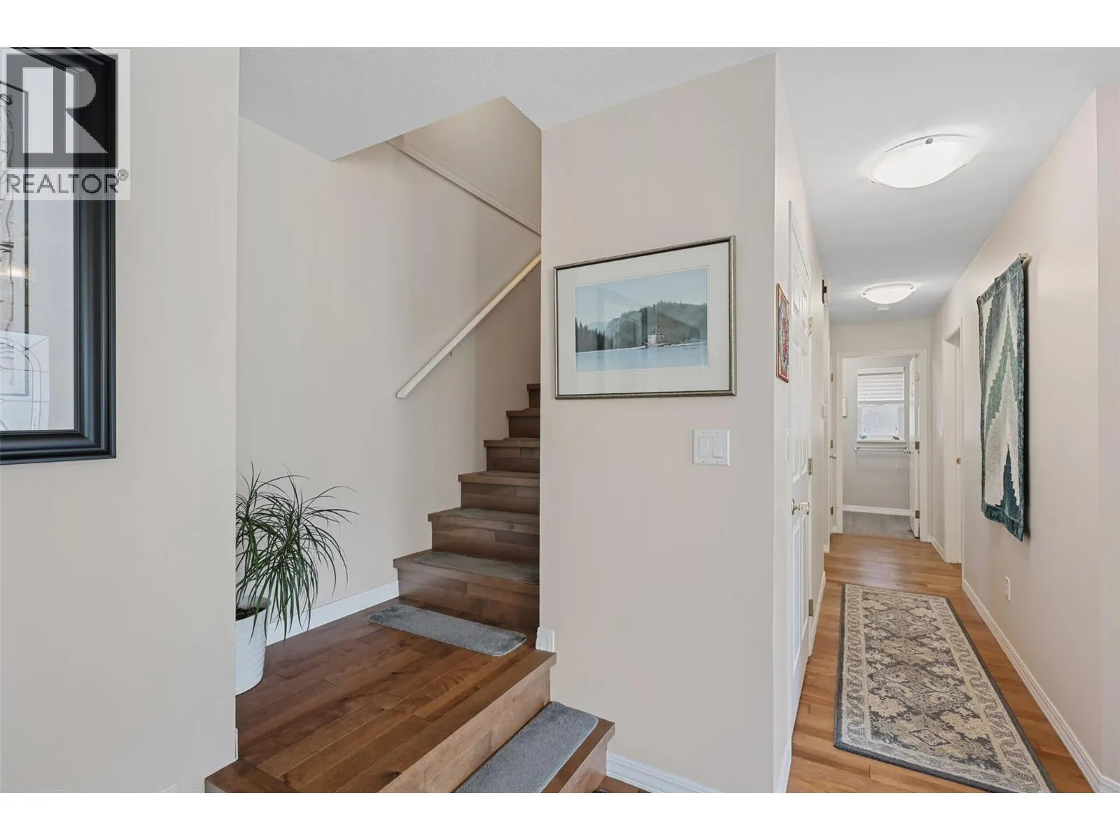 225 Sunhill Court