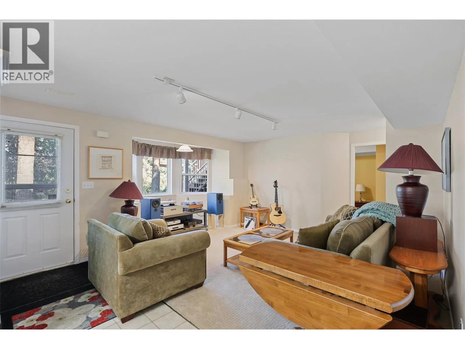 225 Sunhill Court
