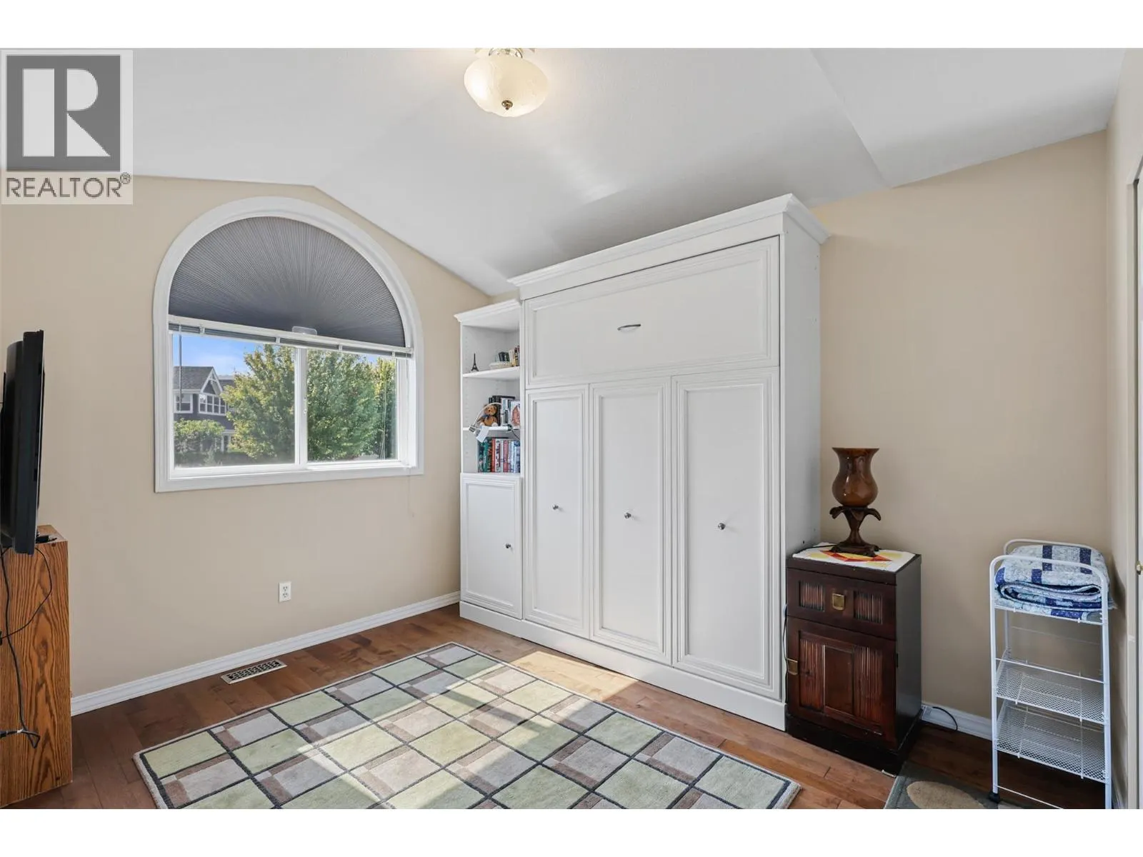 225 Sunhill Court