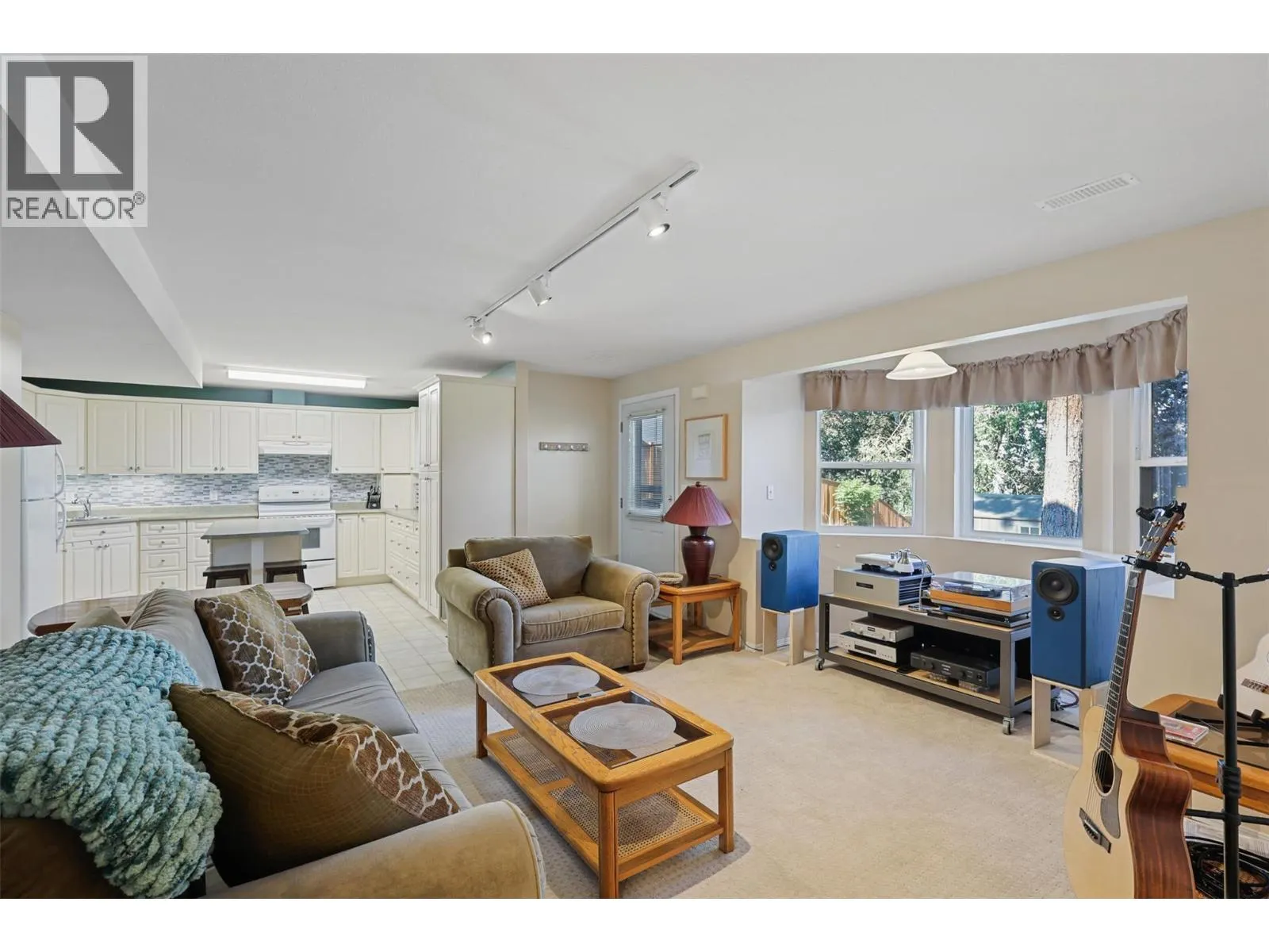 225 Sunhill Court
