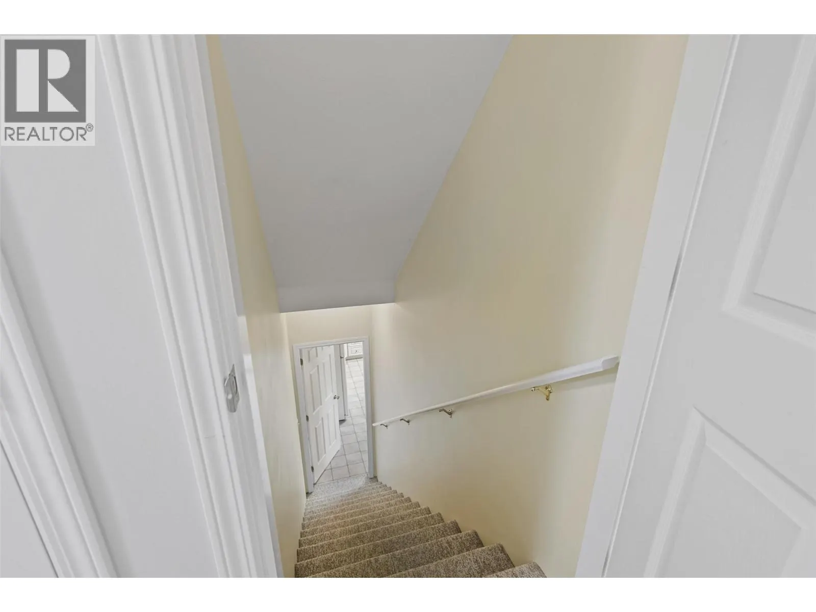225 Sunhill Court
