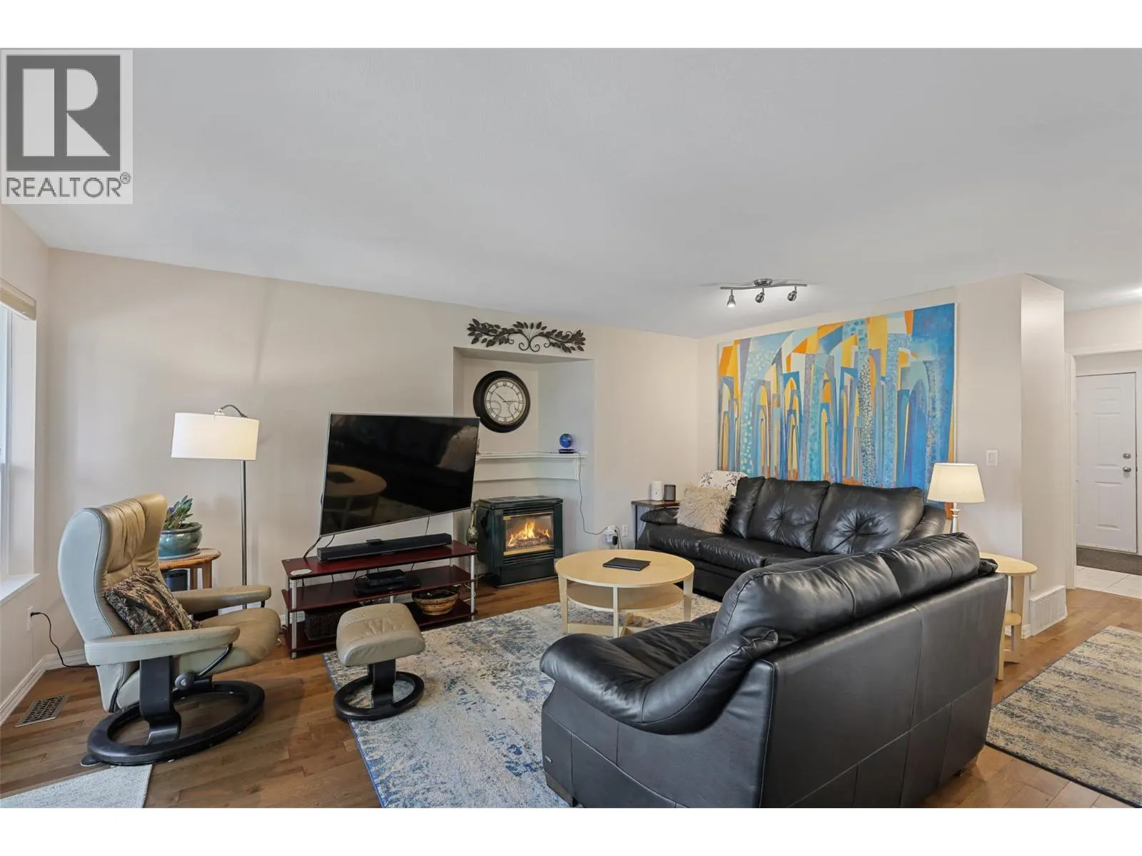 225 Sunhill Court