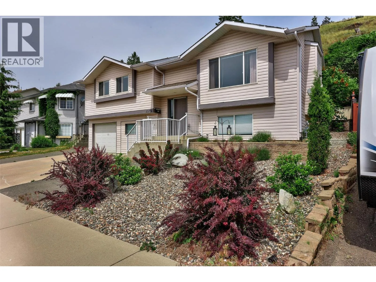1374 SUNSHINE Court