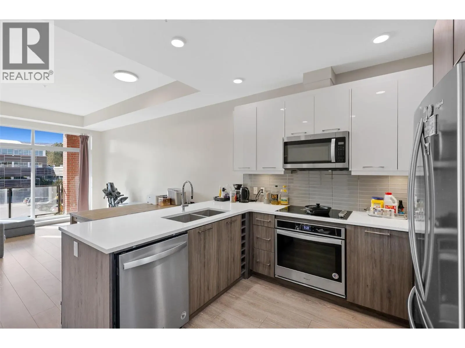 885 University Drive Unit# 308