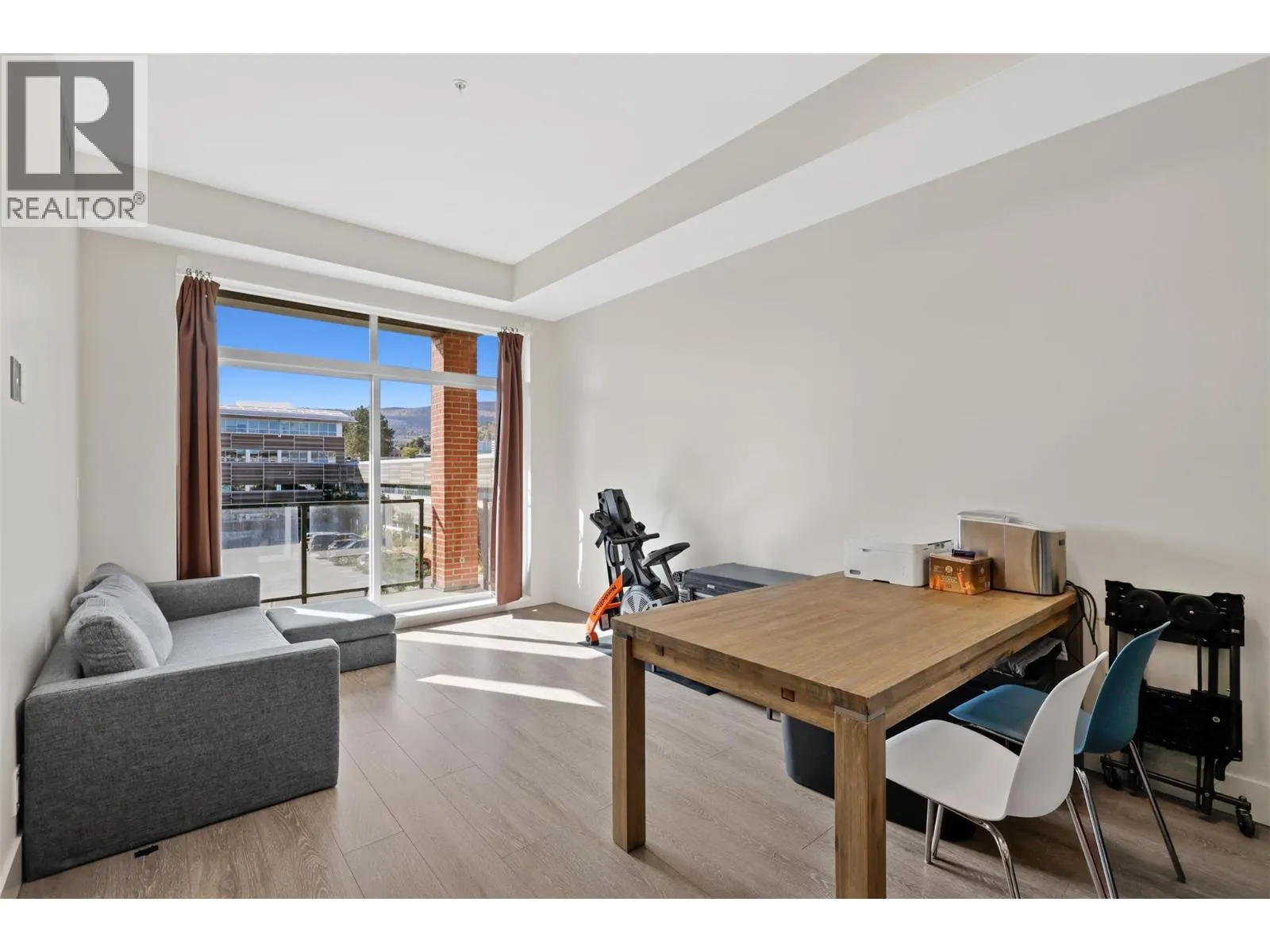 885 University Drive Unit# 308