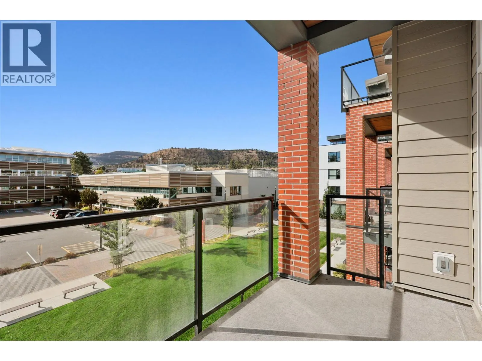 885 University Drive Unit# 308