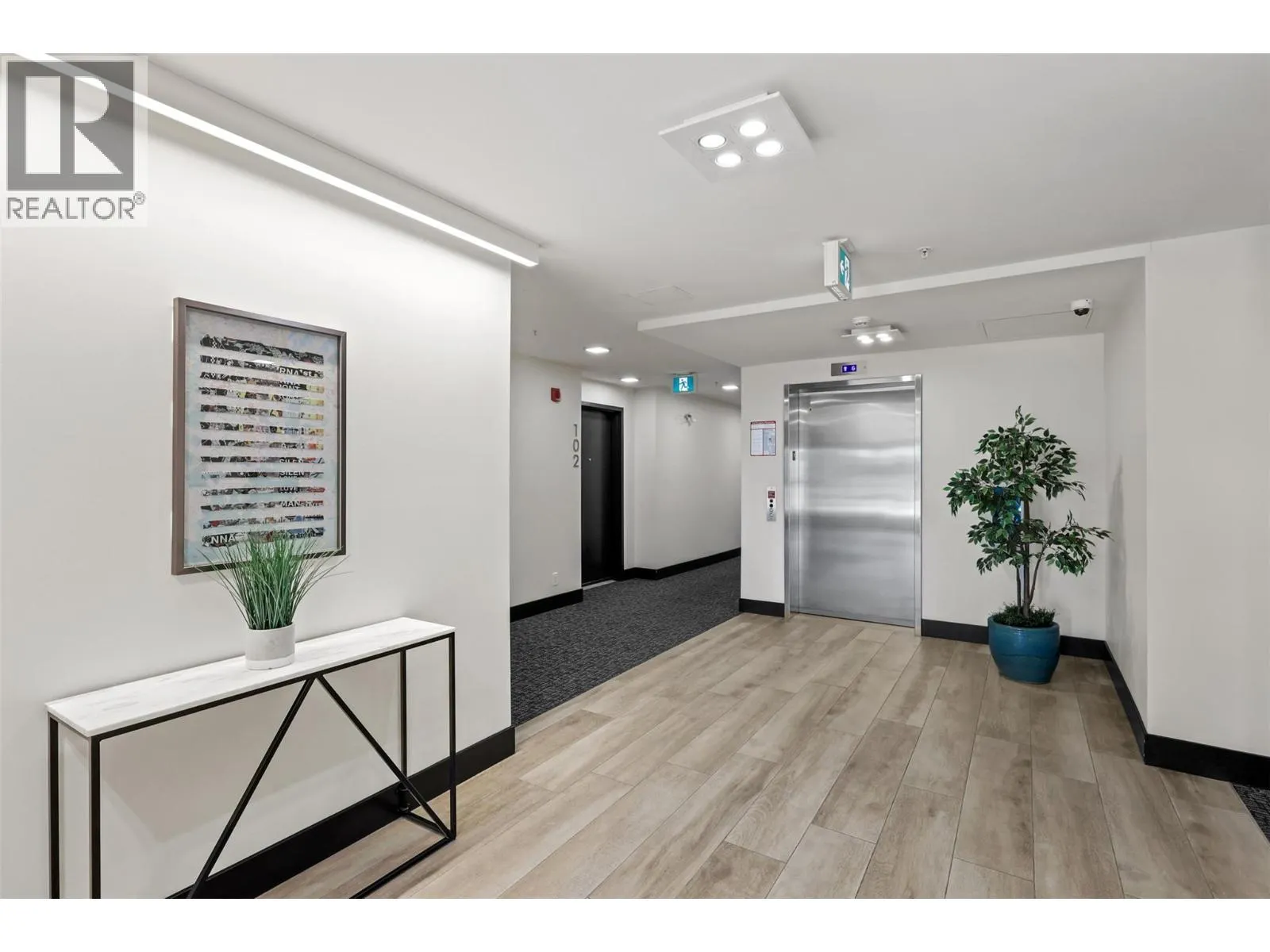 885 University Drive Unit# 308