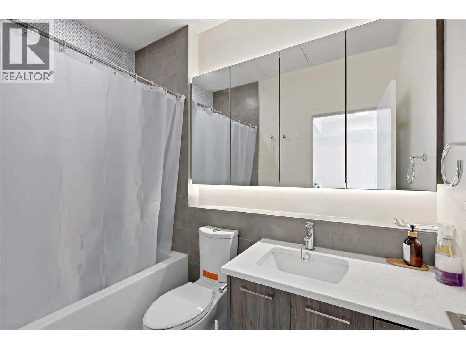 885 University Drive Unit# 308