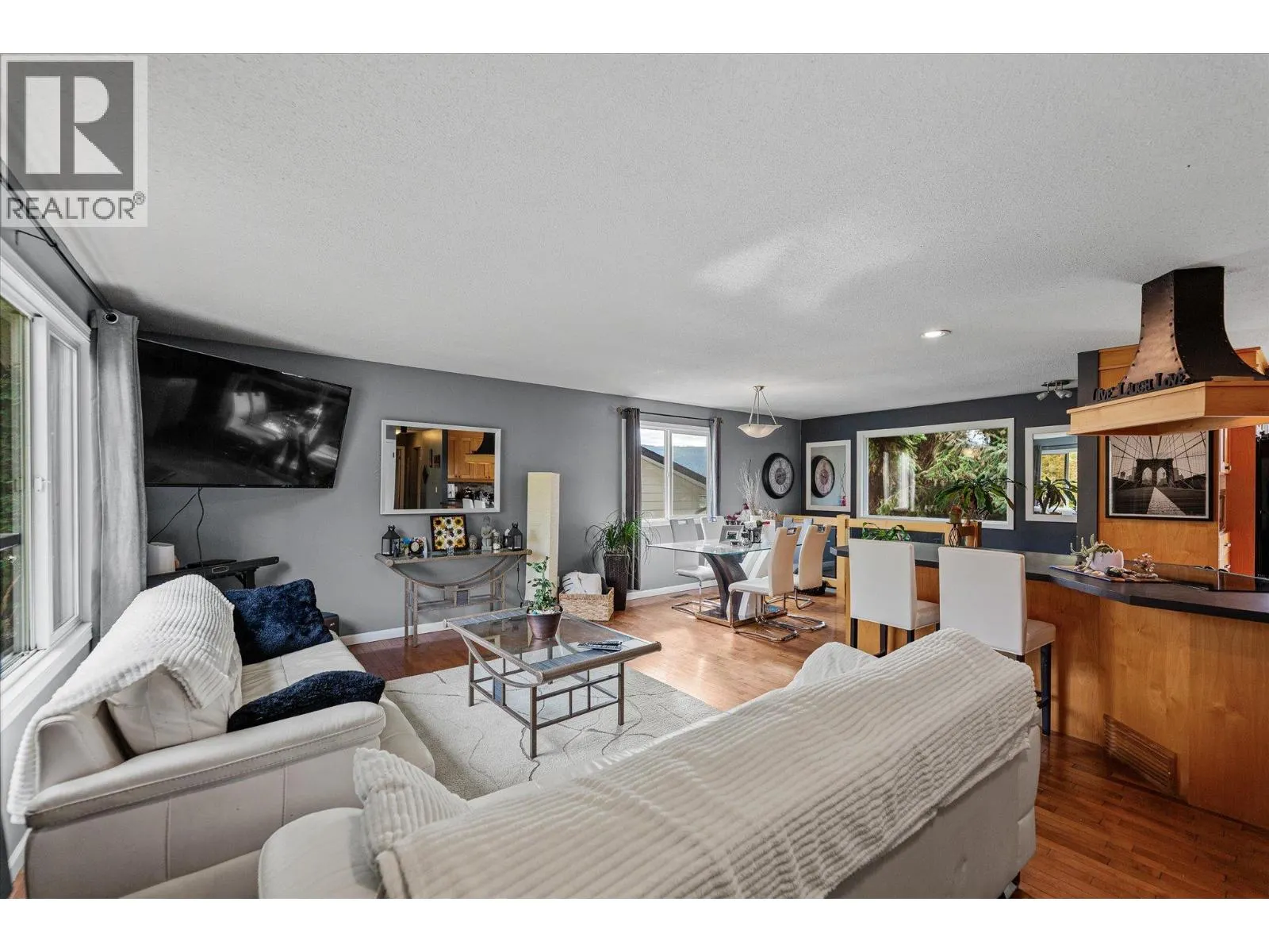 1234 Oswell Drive
