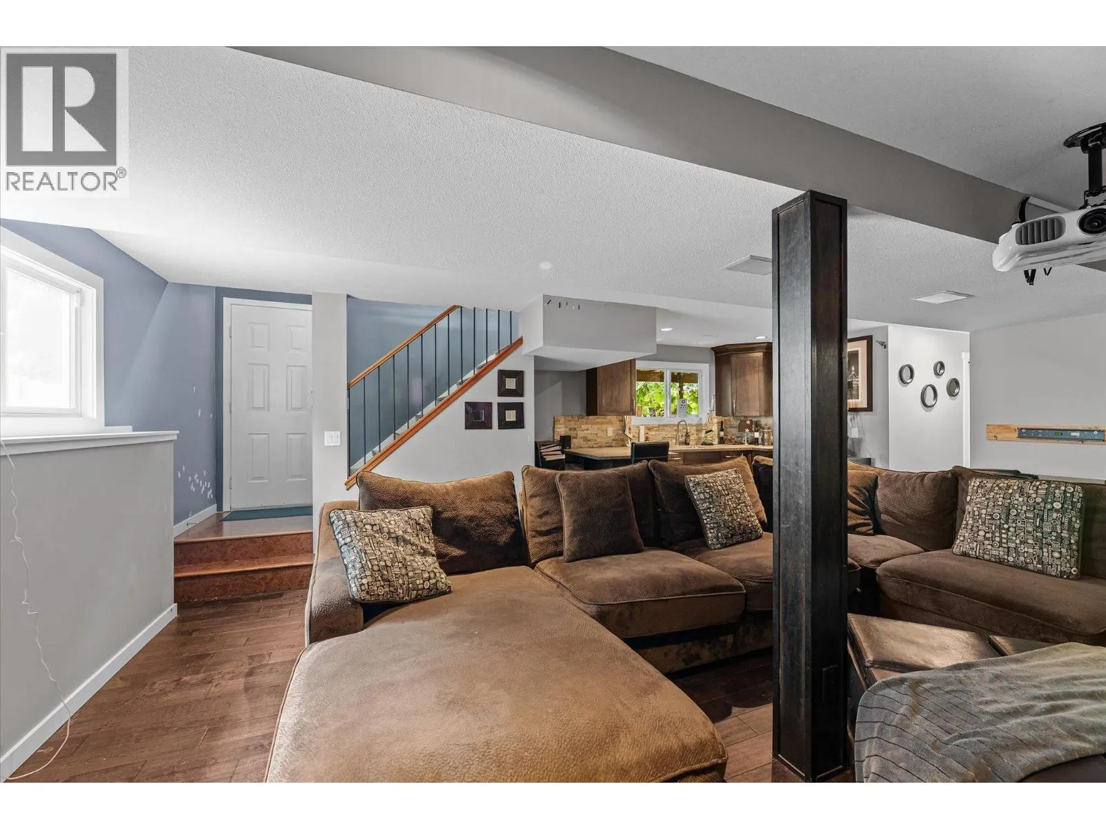 1234 Oswell Drive