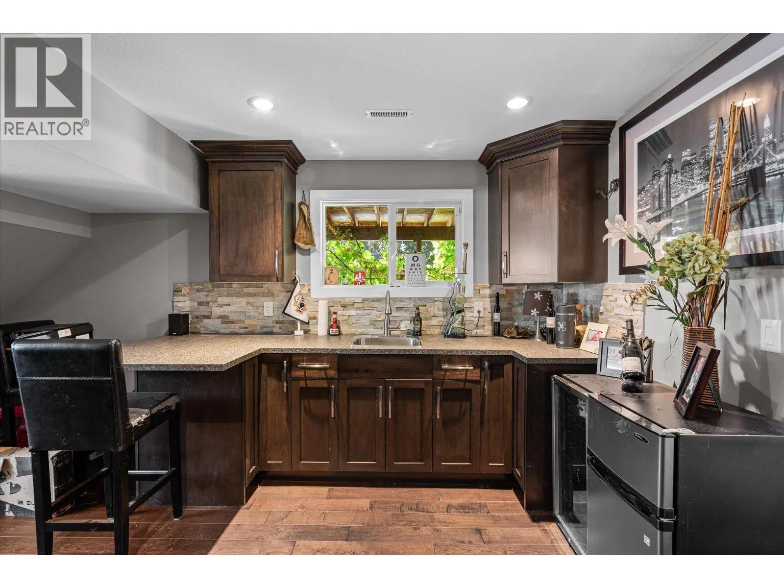 1234 Oswell Drive
