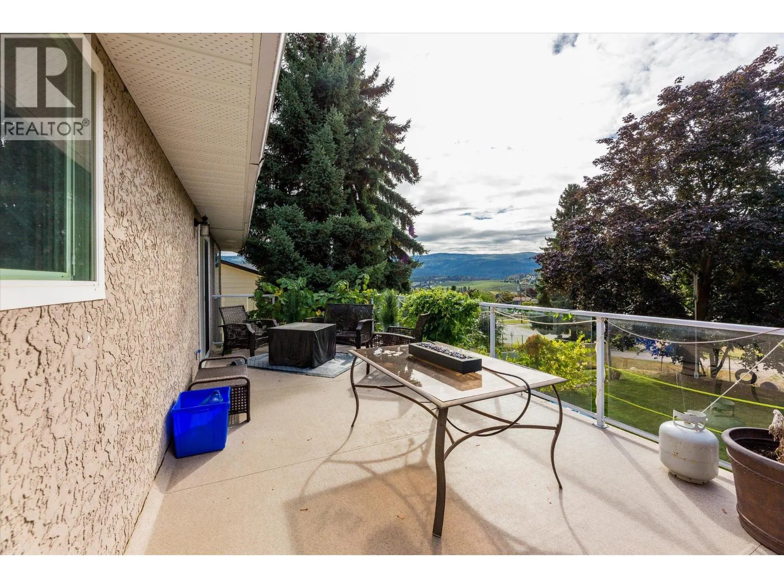 1234 Oswell Drive