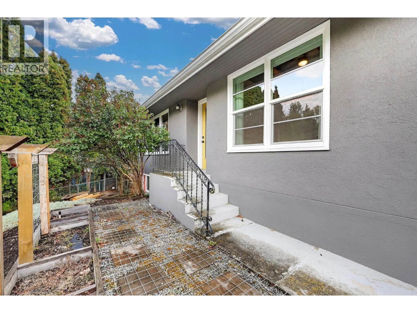 1230 Ridgeway Drive