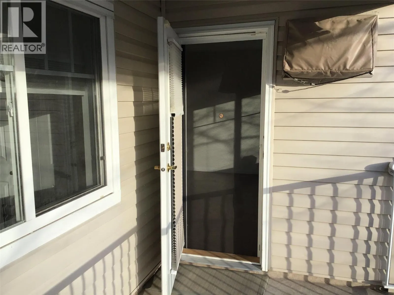 120 VERNON Avenue Unit# 209