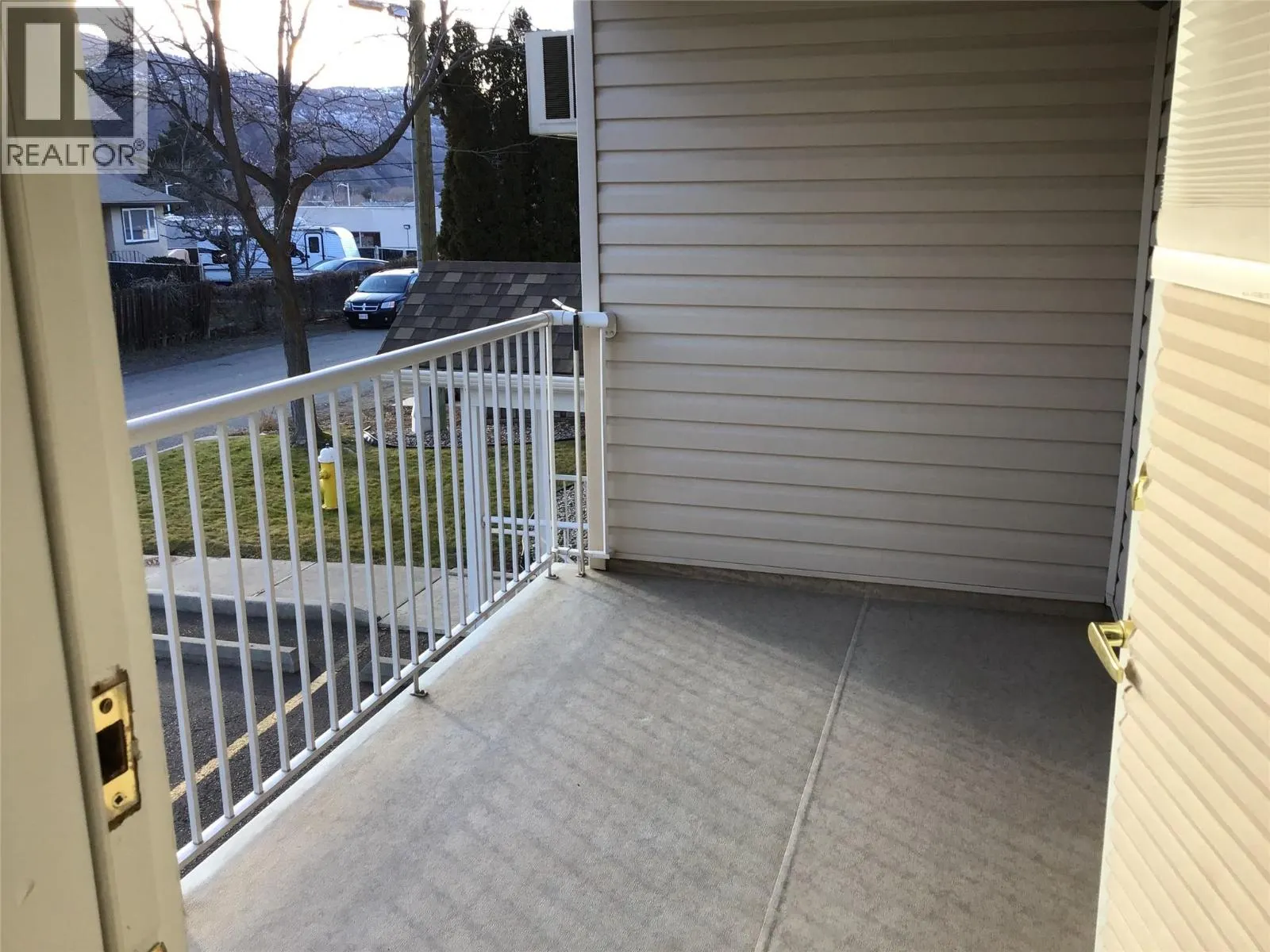120 VERNON Avenue Unit# 209