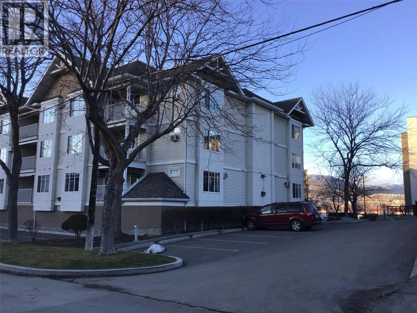 120 VERNON Avenue Unit# 209