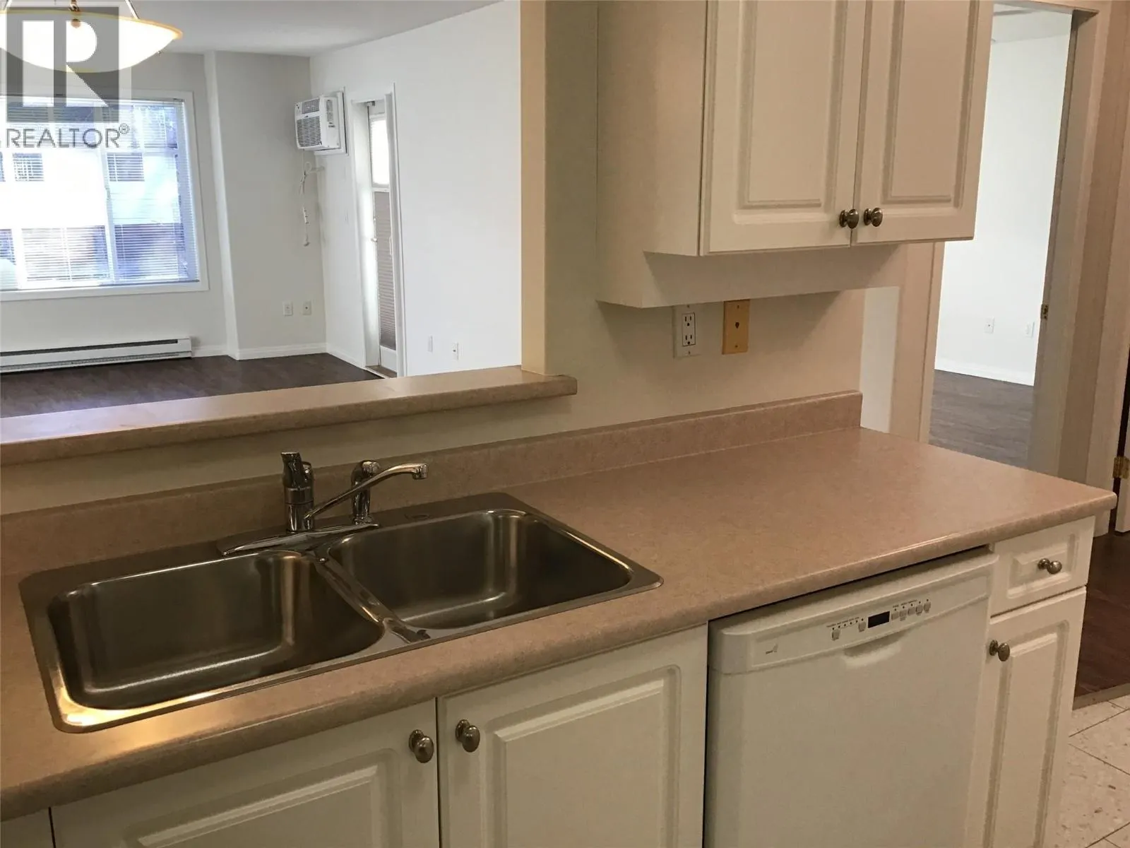 120 VERNON Avenue Unit# 209