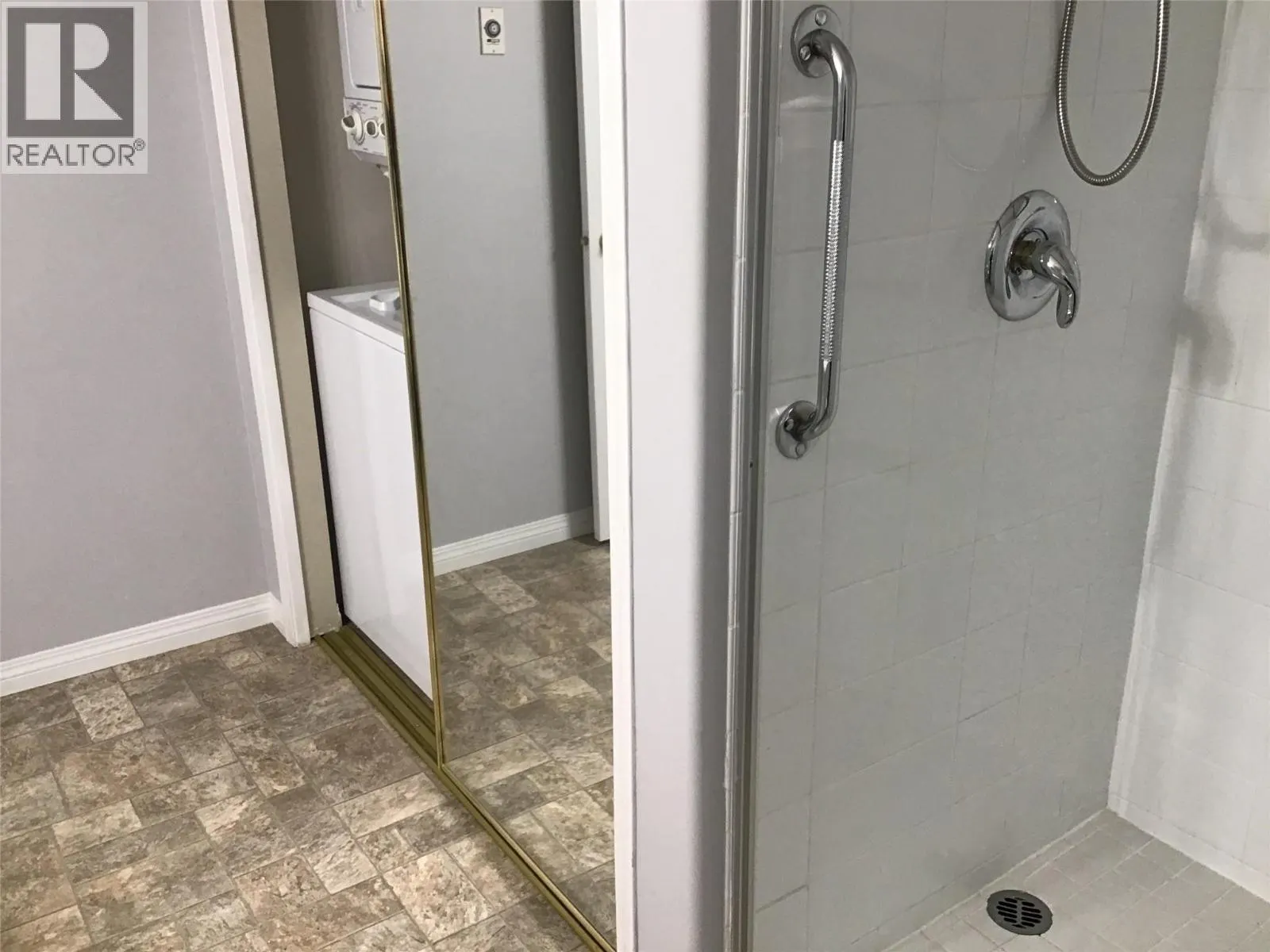 120 VERNON Avenue Unit# 209