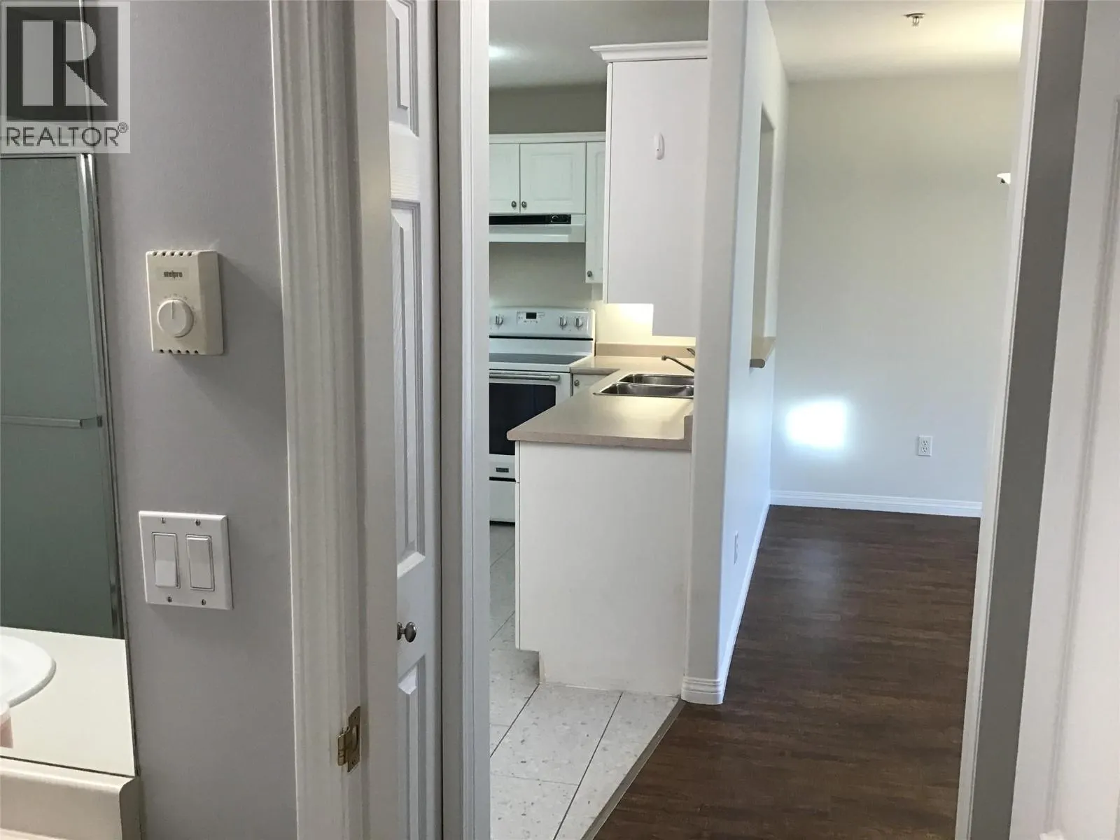 120 VERNON Avenue Unit# 209