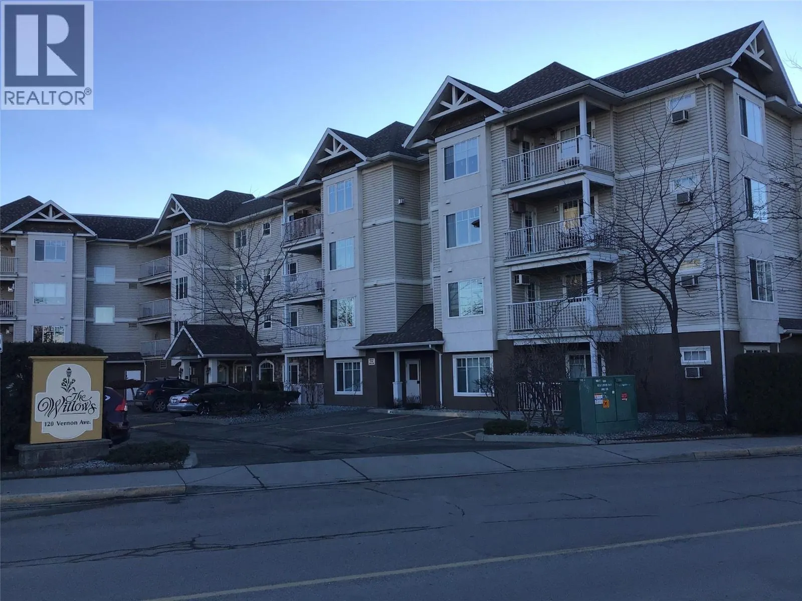 120 VERNON Avenue Unit# 209