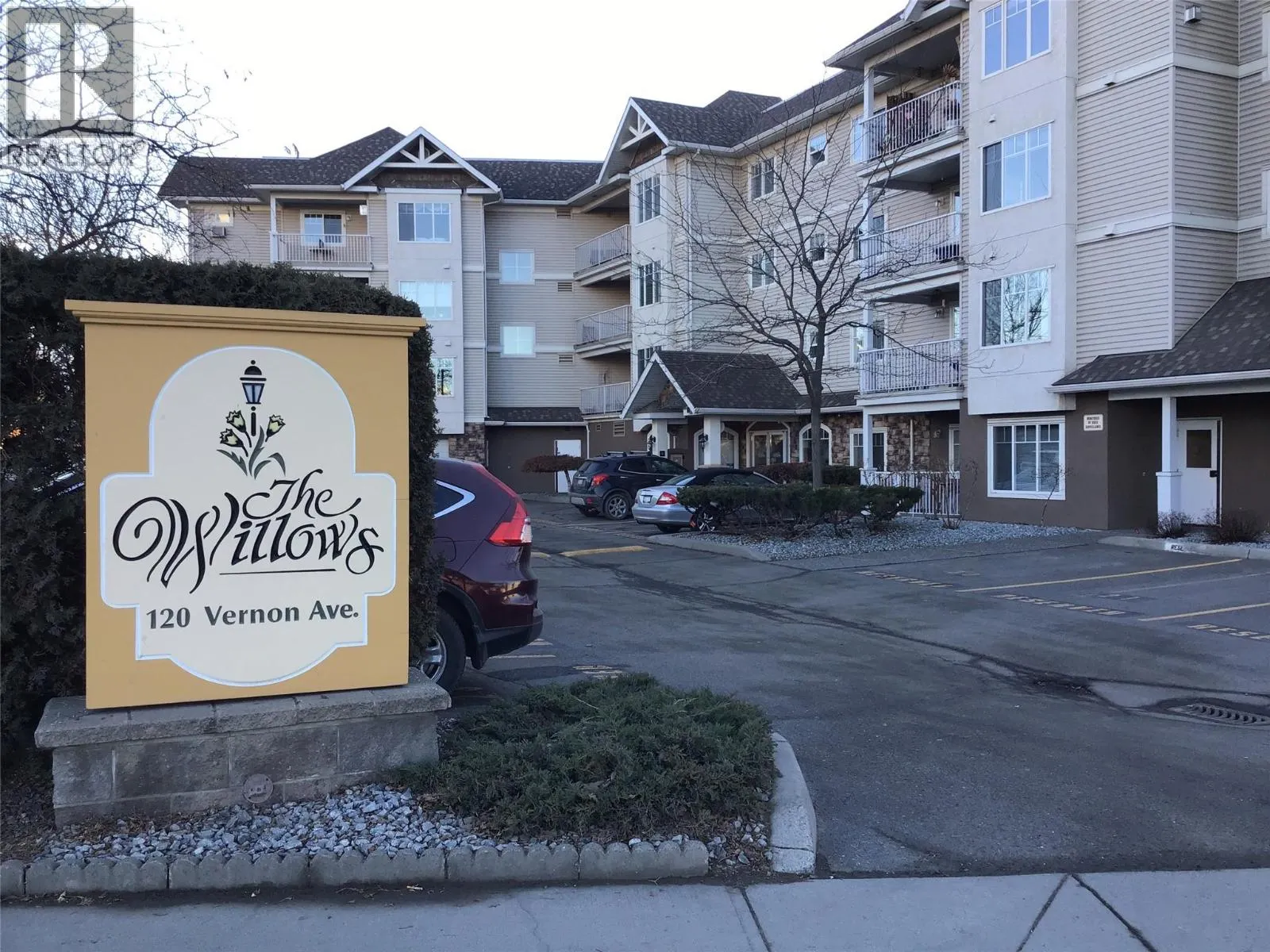 120 VERNON Avenue Unit# 209