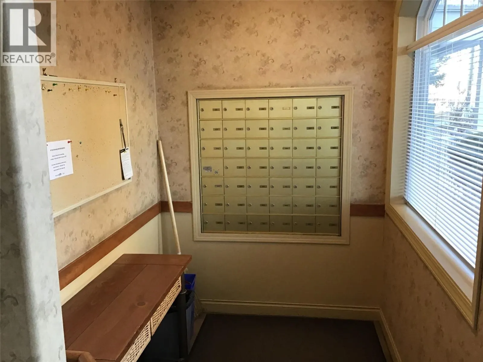 120 VERNON Avenue Unit# 209