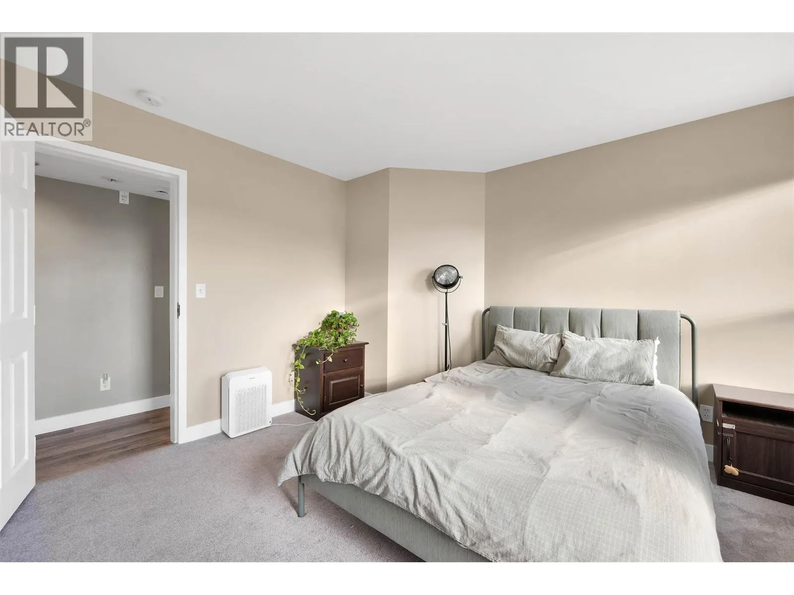 629 Lansdowne Street Unit# 402