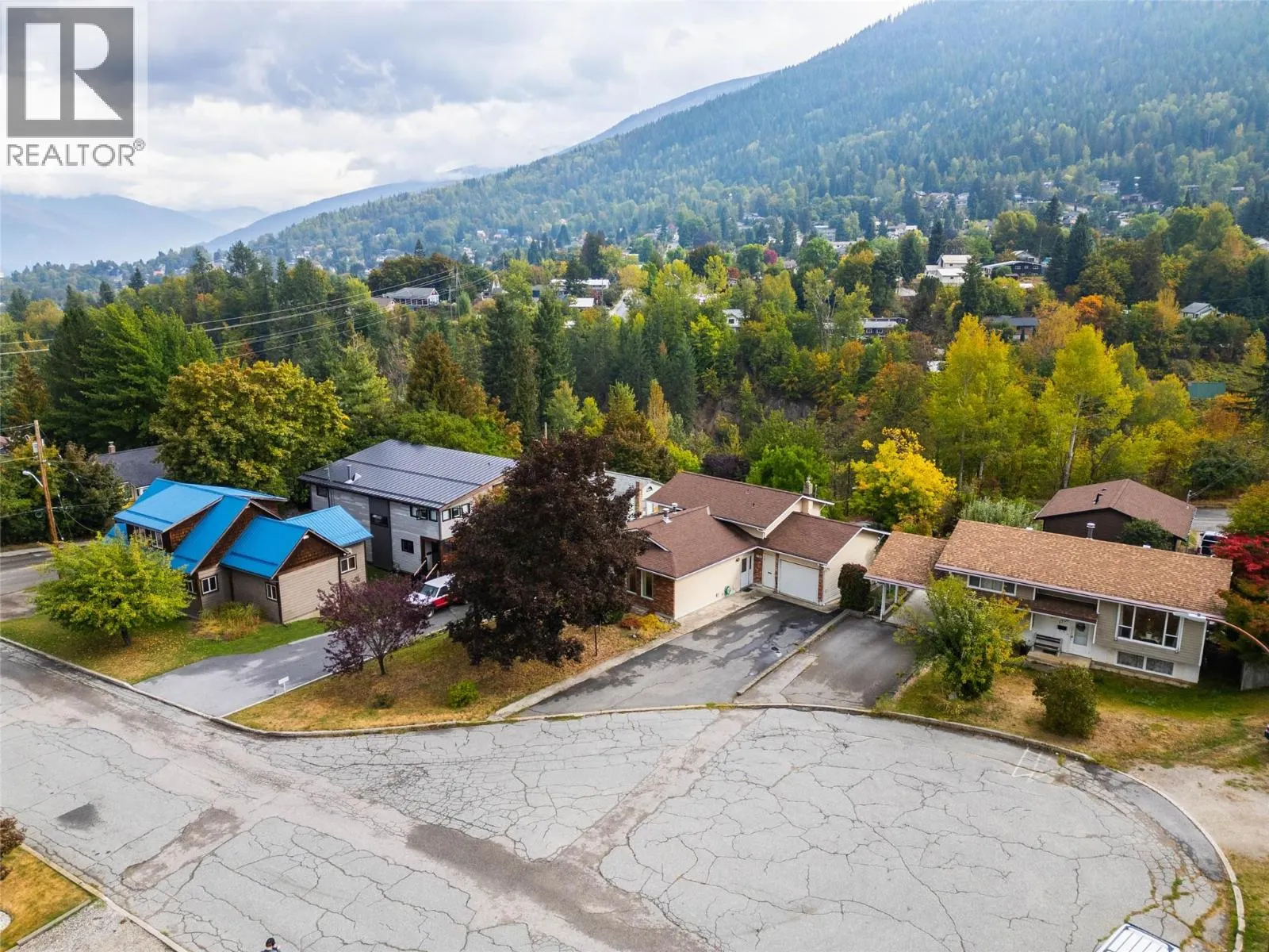 1709 Slocan Crescent