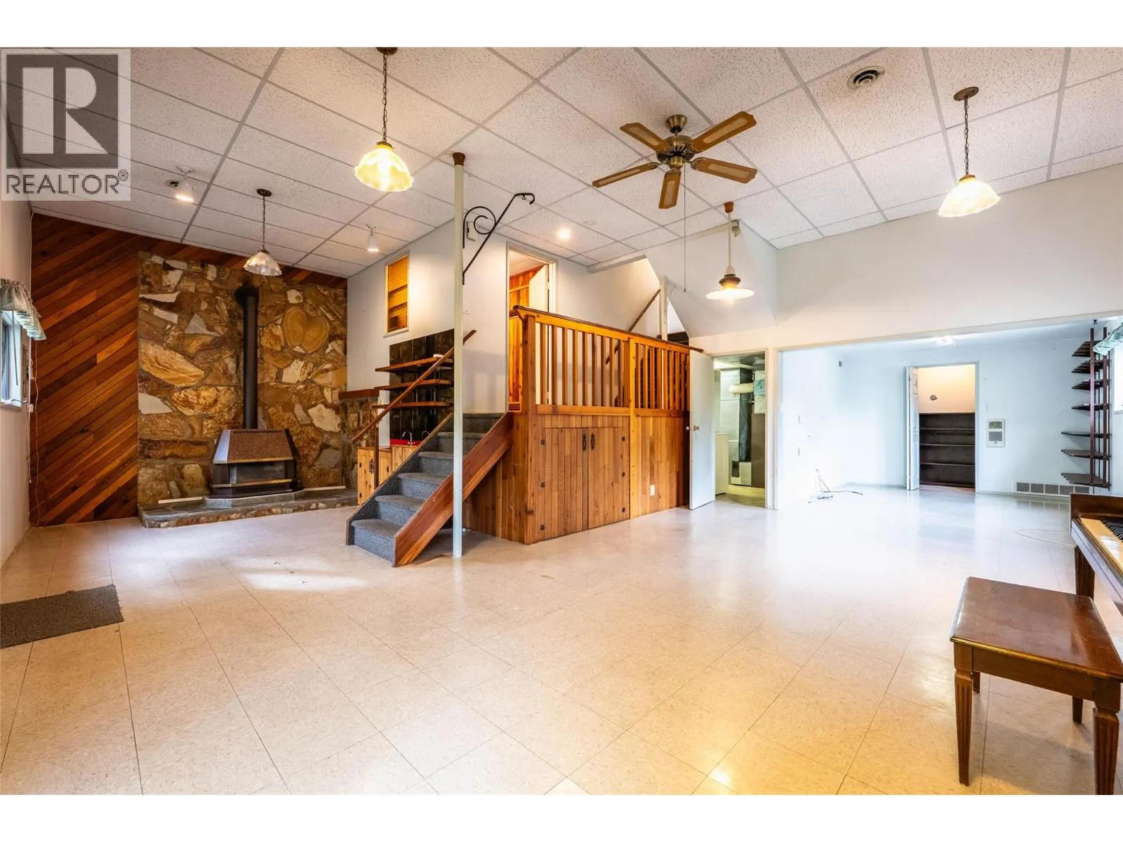 1709 Slocan Crescent