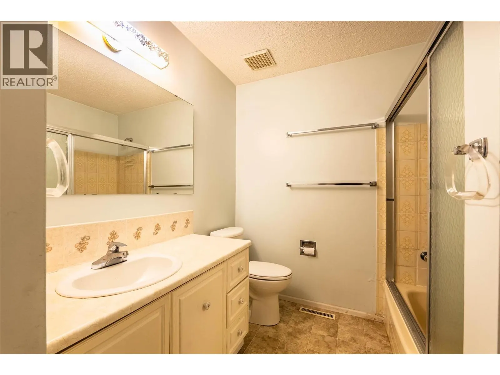 1709 Slocan Crescent