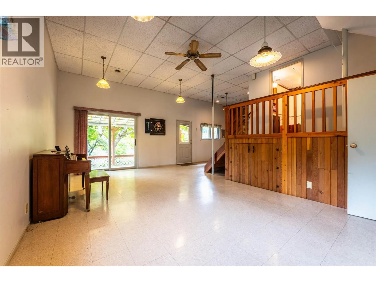 1709 Slocan Crescent